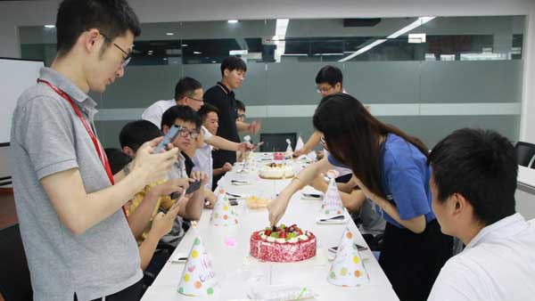 彩名堂员工生日会